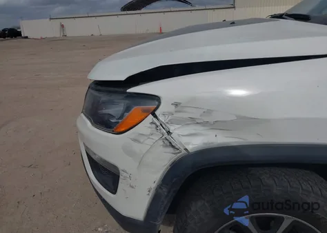 2019 Jeep Compass Trailhawk 4X4 из США, поврежденный, VIN 3C4NJDDB3KT752786